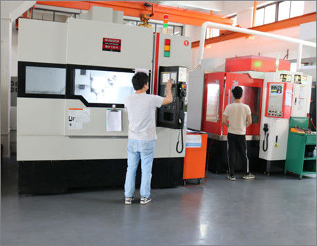 Dongguan Howe Precision Mold Co., Ltd. 공장 생산 라인